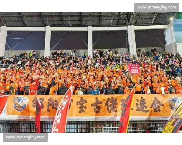 铁打的宝庆,滚烫的热爱 —— 邵阳球迷与球员的赛后温情 铁打的宝庆,滚烫的热爱 —— 邵阳球迷与球员的赛后温情